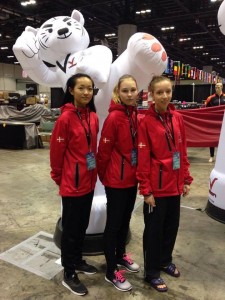 Risskov Taekwondo Klubs tre udsendinge i Orlando i Florida - Charlotte Paik Bjelke, Sarah Malykke og Louise Christensen. Foto: Risskov Taekwondo Klub.